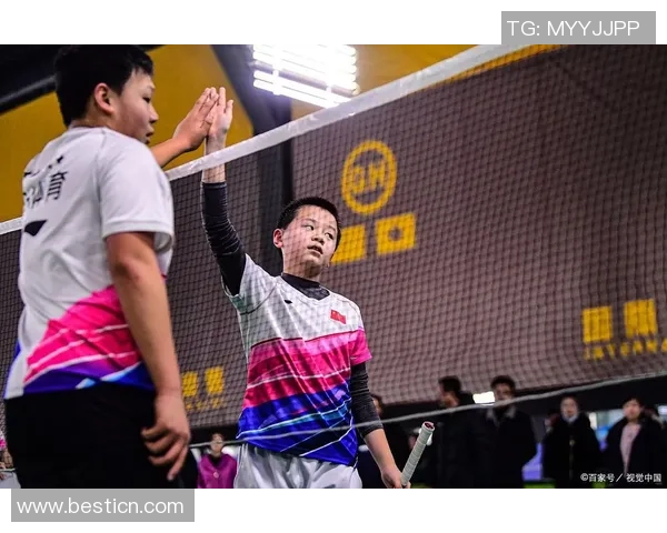 深圳羽毛球队在邀请赛中的实力展现与战术分析